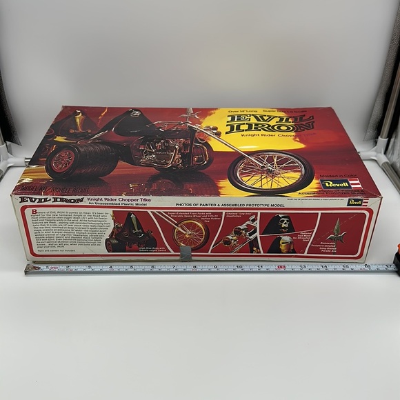 Evil Iron Knight Rider Chopper Trike Vintage 1/8 Scale Revell Model Motorcycle - Picture 3 of 7